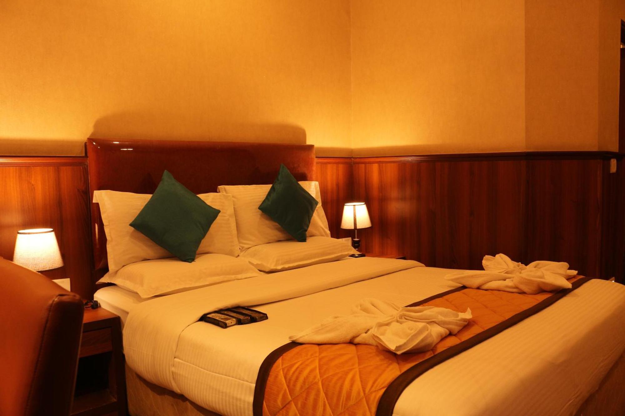 Hotel Noor Empire International Kormangala Bangalore Eksteriør bilde