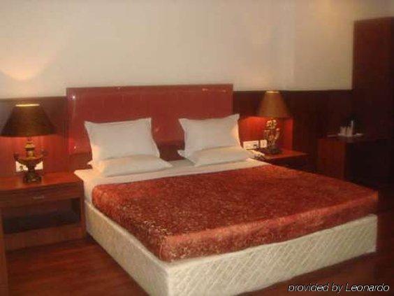 Hotel Noor Empire International Kormangala Bangalore Rom bilde