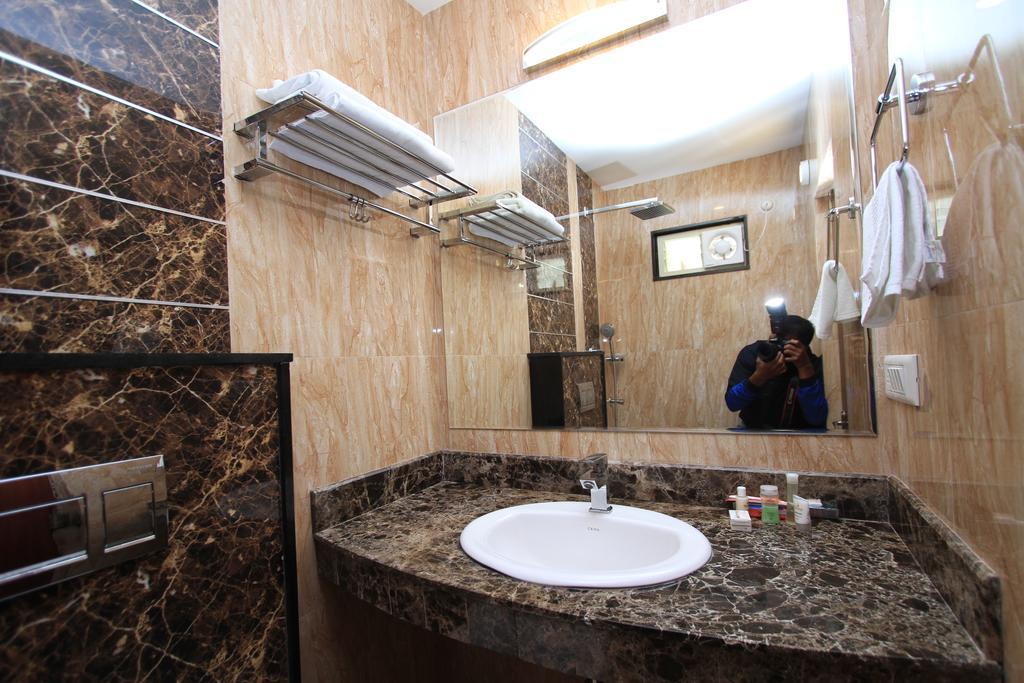 Hotel Noor Empire International Kormangala Bangalore Eksteriør bilde