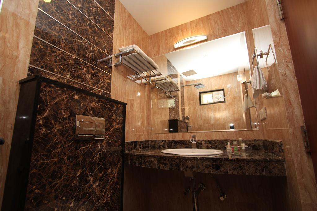 Hotel Noor Empire International Kormangala Bangalore Eksteriør bilde